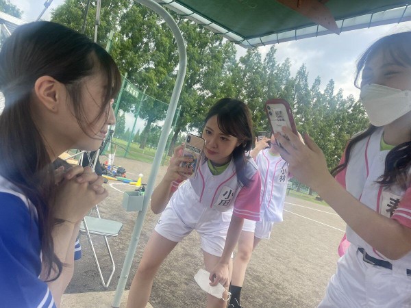 朗報】チーム8山田杏華ちゃん初水着グラビアｷﾀ━━━━(ﾟ∀ﾟ