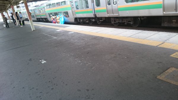 上尾駅人身事故 女子中学生 友達の目の前で電車に飛び込む 現場の写真がやばい Jr高崎線 2ch いきなり友達の前で自殺なんかするか 闇が深そう 日々の実話