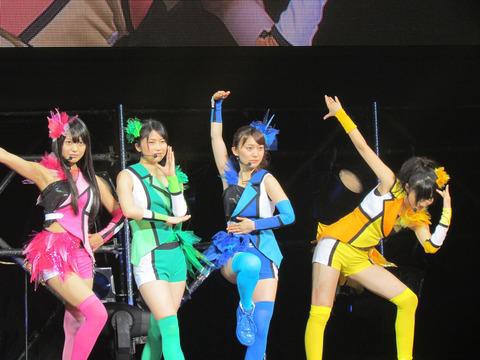 Not Yetの4人がポーズをとってる写真に指原 なつかし Akb48情報まとめたった