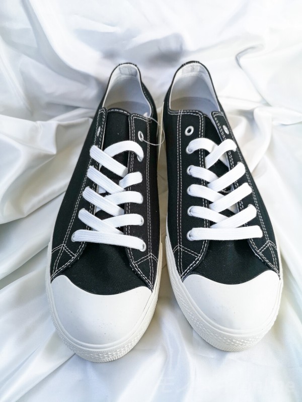 まるでコンバースな 無印の疲れにくいスニーカー 靴紐を替えて雰囲気アップ 無印良品週間セールを活用してお得にゲット モノズキ Com