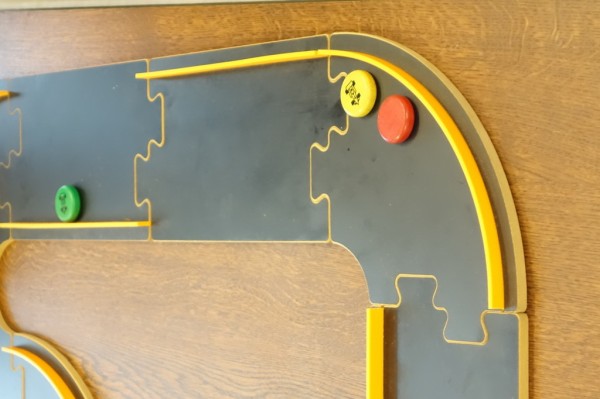 中指で弾くボードゲーム カラバンデ(ピッチカー) : ある元心理