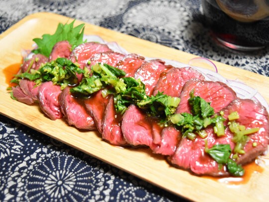 花わさびで食べる和風ソースのローストビーフ ソースにみりんを加えてコクアップの簡単おつまみ Super Slow Iegohan 毎日呑んでもダイエット ボディメイクおつまみ