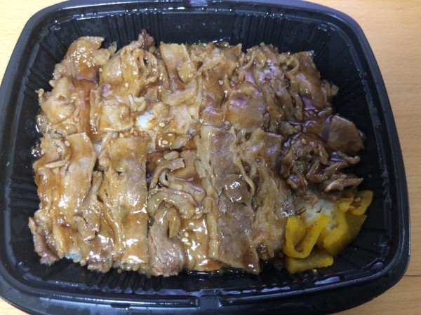 大盛りご飯 俺たちの炭火焼き牛カルビ弁当 セブンイレブン 今日のおやつ