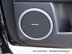 アクセラの純正boseスピーカーに スーパーデッドニング施工 大阪からご来店 カーオーディオとデッドニングの専門店 Alive Sound Factory