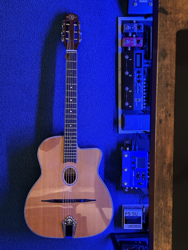 値下げしました！A.T. Guitars マカフェリギター Kosaka Guitar マカフェリモデル – 神戸ギターショップ B-West