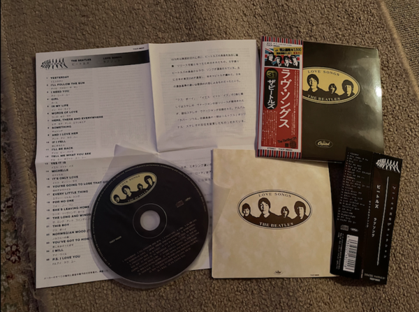 Beatles『Love Songs』レコードジャケットとは質感が違うが、それでも