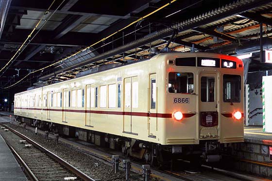 京王電鉄6000系＠クハ6866号車 : FreeBee vol.2