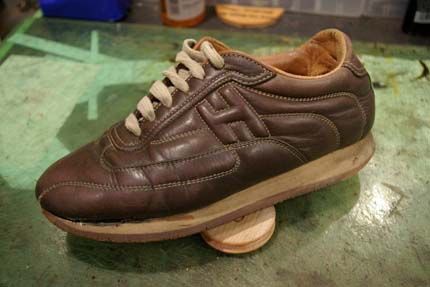 Hermesのスニーカーオールソール Ampersand