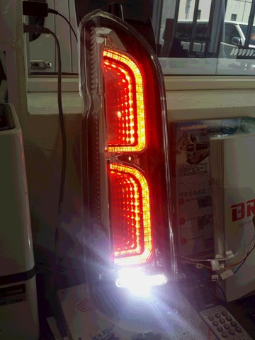 ハイエース4型ヘッドライト＆テール 楽天市場】ハイエース 200系 4型 オプションタイプ LEDヘッド