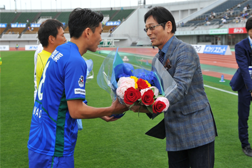 徳島ヴォルティス 大杉漣さん哀悼 記帳所を設置 大杉漣さんの熱い気持ちを胸に Jとfの歩き方