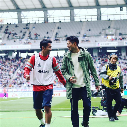 Jリーグ 畑野ひろ子 夫 Mf啓太氏 引退試合 で感謝 宝物です Jとfの歩き方 Jリーグ 畑野ひろ子 夫 Mf啓太氏 引退試合 で感謝 宝物です Jとfの歩き方