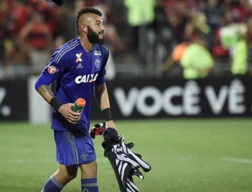 アルビレックス新潟 フラメンゴから元ブラジル代表gkムラーリャを獲得 Jの外国人gkが濃い Jとfの歩き方