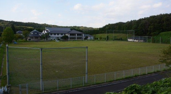 水戸ホーリーホック Jリーグの村井チェアマン 廃校を練習拠点に J2水戸の地域共生が面白い 平均入場者数がここ数年着実に上昇 Jとfの歩き方