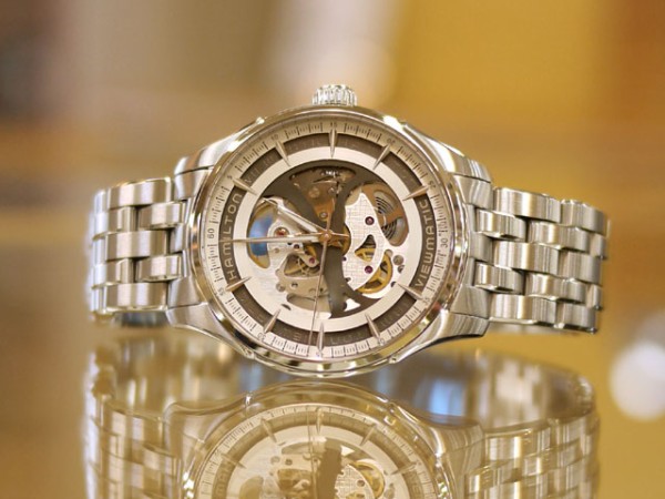 ハミルトン新作「ジャズマスター ビューマチック スケルトン