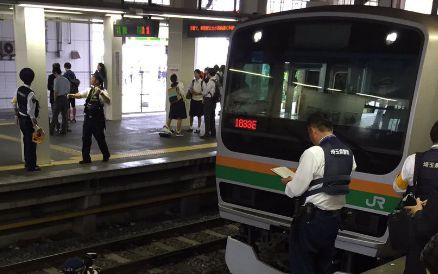 上尾駅人身事故 女子中学生 友達の目の前で電車に飛び込む 現場の写真がやばい 面白ニュース館