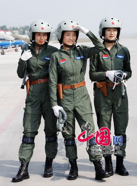 中国空軍 美人女性パイロット アヌビスの本社第一工場