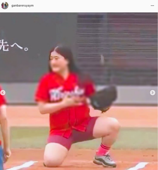 動画 ガンバレルーヤまひる 始球式が凄すぎるww美しいフォームでエゲつないフォーク投球 腹で止めたよしこ もきゅ速 W 人 ェ