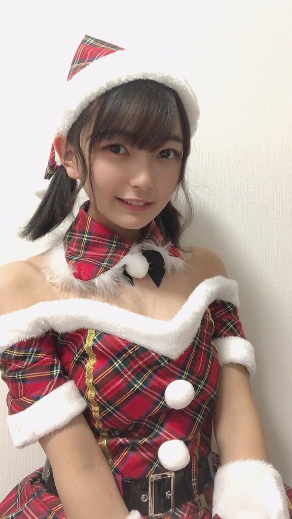 Akb48福留光帆 17 のsexyサンタにファン悩殺 胸元チラ見せクリスマスコスプレ画像に絶賛の嵐 もきゅ速 W 人 ェ