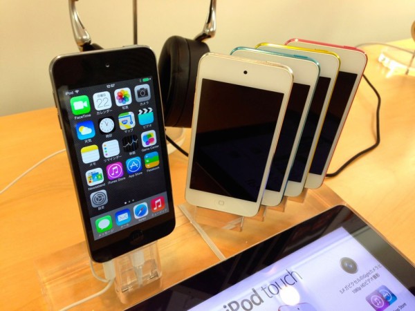 送料込み】iPod Touch 第5世代 64GB ME979J/A Apple iPod touch
