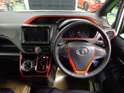 ヴォクシーの車内をカット済みシートでカッコ良く Aqua日記