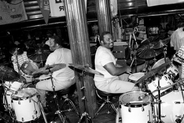 Bernard Purdie / Lialeh : Irish Pub & Bar BLUENOTE