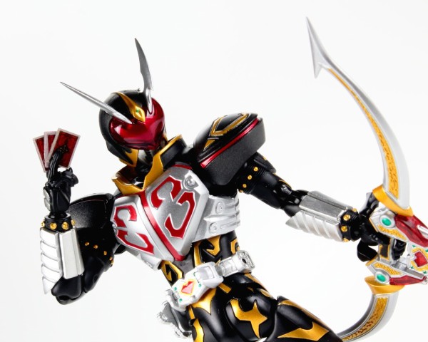 バンダイ S.H.フィギュアーツ 仮面ライダーカリス レビュー : 玩具