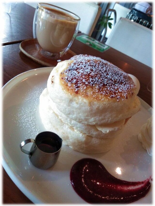 ふわっふわのパンケーキを求めて 512 Cafe Grill 六本木 ふくちゃんのアロマな生活