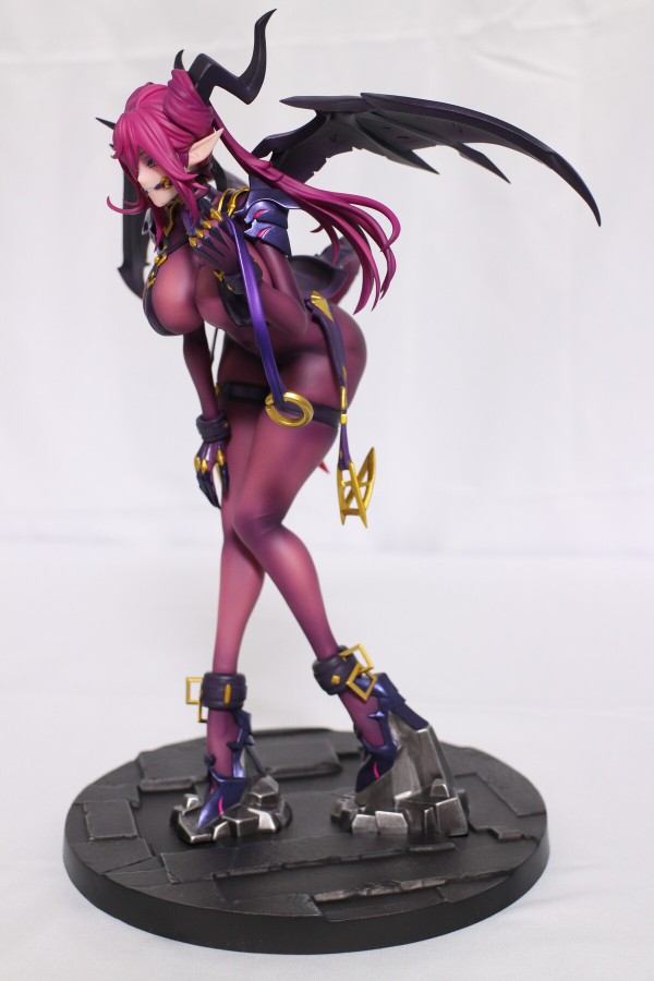 竜姫士 コリディス フィギュア 叩きがいのある肉感豊かなボディに注目！勇者様に虐められるのが大好き