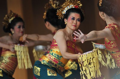 Oleg dancer(バリ伝統舞踊) bal813-jlp12756959_thum.jpg