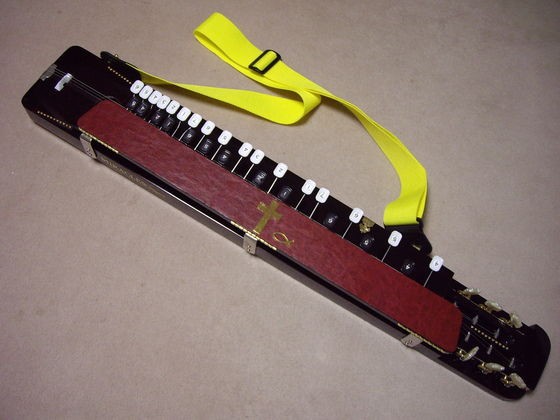 平成琴姫 ショルダー・ストラップの怪 : アサフのblog「お楽しみ楽器」LD