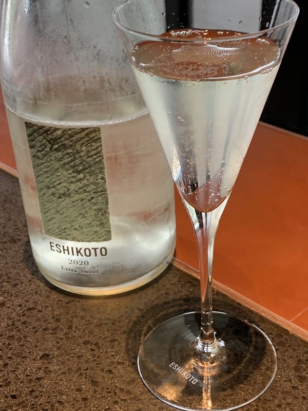 福井の酒蔵「黒龍酒造」が手掛けた「ESHIKOTO」にあるカフェレストラン
