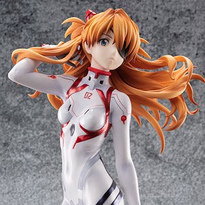 クールに髪をかきあげたポーズが魅力的 シン エヴァンゲリオン劇場版 白いプラグスーツに身を包んだ式波 アスカ ラングレーが最速フィギュア化 6月27日まで フィギュア情報