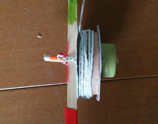 夏休みも終盤 まだ間に合う親子で工作 リール付き釣竿おもちゃの作り方 その１ こころアトリエ1ぴきネコ