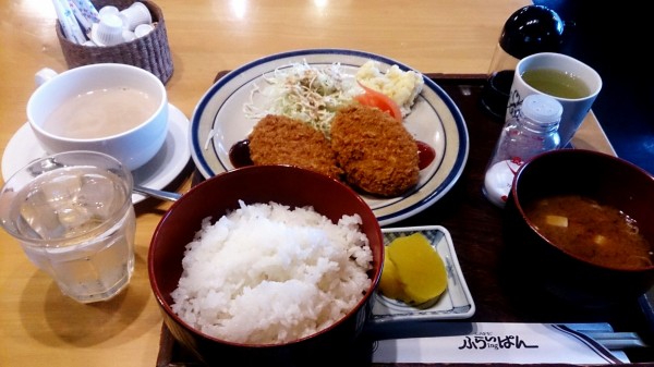 昭和感溢れる喫茶店でコロッケ定食を500円でいただきました Cafe ふらいぱん カフェ ふらいingぱん 岐阜県岐阜市北一色2 9 5 Airの食べログ日記 岐阜 尾張 名古屋を中心に