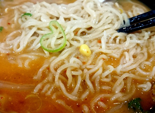 替え玉5回無料！ 最強コスパに進化した味噌推しの煮干しラーメン店