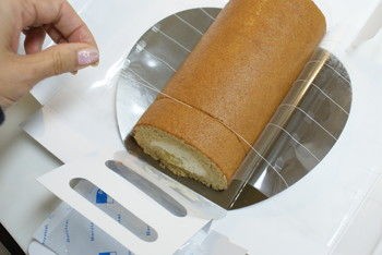ナイフなしで切れる 糸切りシート付き ロールケーキ Ateliermamaのblog