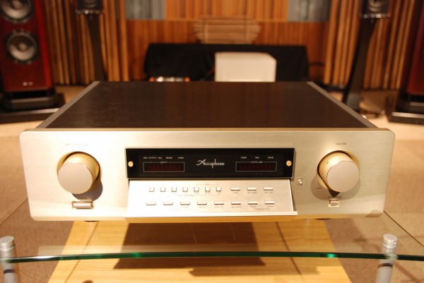 Accuphase アキュフェーズ DC-300 中古品 入荷致しました。 : 音日記 のだや オーディオ&ホームシアター専門店