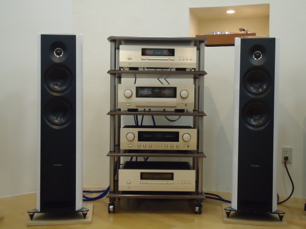 k*a様 Sonus Faber Venere Center センタースピーカー Sonus faberのスピーカー、Venere Centerのご紹介です。