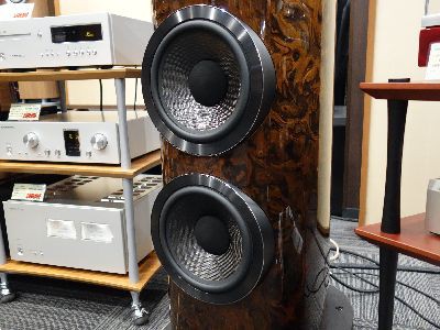 B&W 801D4Signature、805D4 Signature展示中です