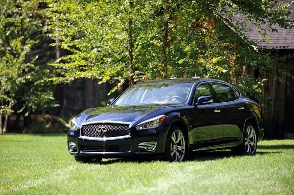 インフィニティ Q70を解説、日本未導入モデルの概要やスペック