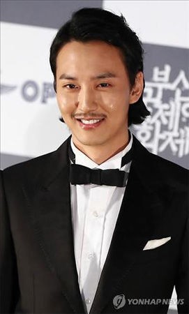 キム ナムギル Kbs新月火ドラマでソン イェジンと共演へ 赤と黒とnam Gil Style