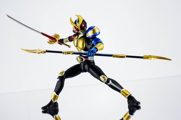 S.H.フィギュアーツ（真骨彫製法） 仮面ライダーアギト グランド 
