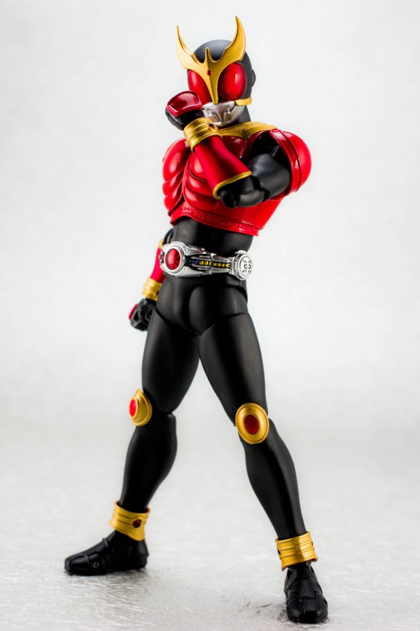 S.H.フィギュアーツ（真骨彫製法） 仮面ライダークウガ マイティ