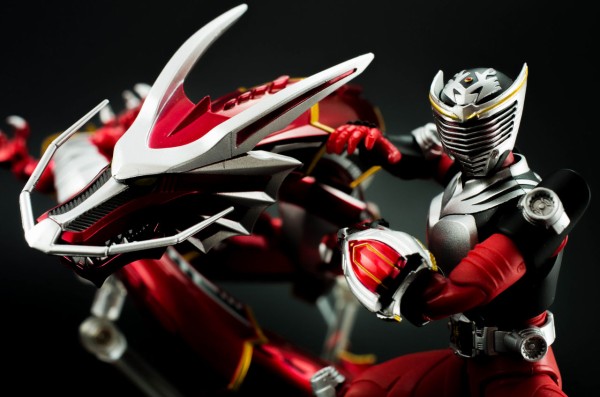 S.H.フィギュアーツ 仮面ライダー龍騎 レビュー : ほっぱーの玩具な日々