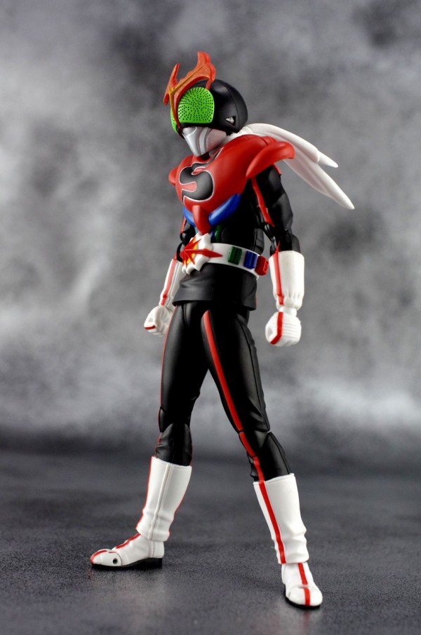 SHフィギュアーツ 仮面ライダーストロンガー Amazon.co.jp: TAMASHII NATIONS S.H.フィギュアーツ 仮面