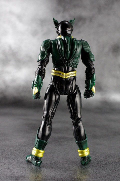 S.H.フィギュアーツ 仮面ライダーギルス (完成品) - ホビー