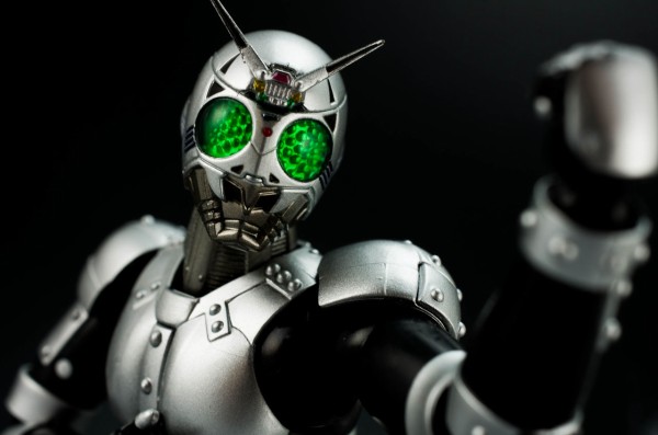 S.H.フィギュアーツ シャドームーン レビュー : ほっぱーの玩具な日々