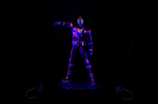 S.H.フィギュアーツ 仮面ライダー555 GLOWING STAGE SET レビュー
