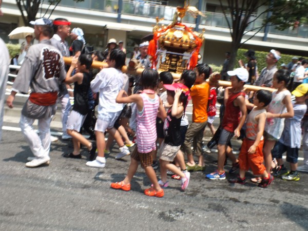 お神輿1日目〜子ども神輿と町内神輿 : 江東区議会議員 鈴木
