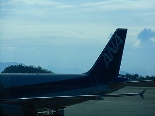 13年2月16日ana791便 広島 新千歳 バスの中の人の乗りもの記録